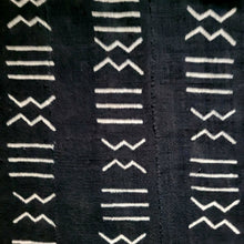 Load image into Gallery viewer, Black White Lines Mud Cloth