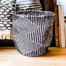 Load image into Gallery viewer, Planters