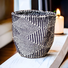 Load image into Gallery viewer, Planters