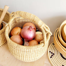 Load image into Gallery viewer, Small Round Bolga Baskets-Natural
