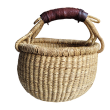 Load image into Gallery viewer, Small Round Bolga Baskets-Natural
